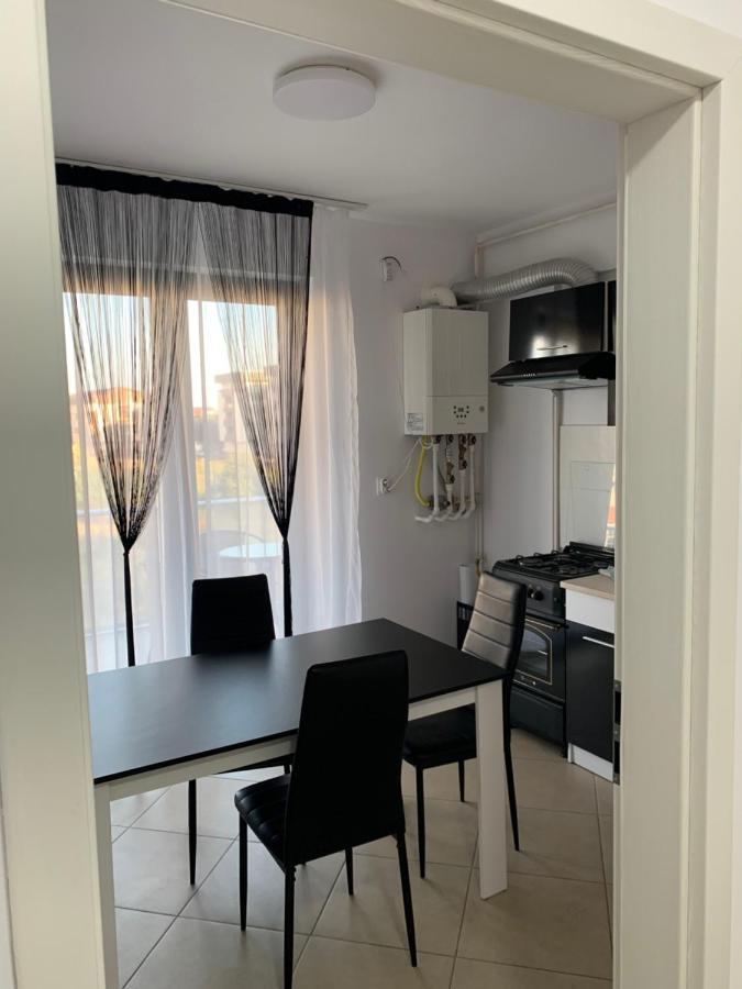 Luxury Studio Bucharest Luaran gambar
