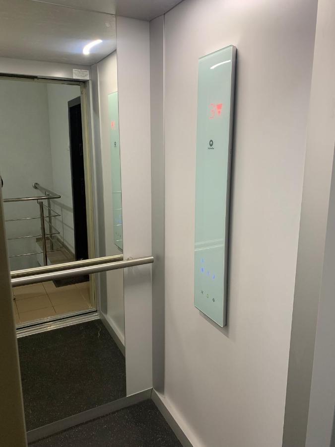 Luxury Studio Bucharest Luaran gambar
